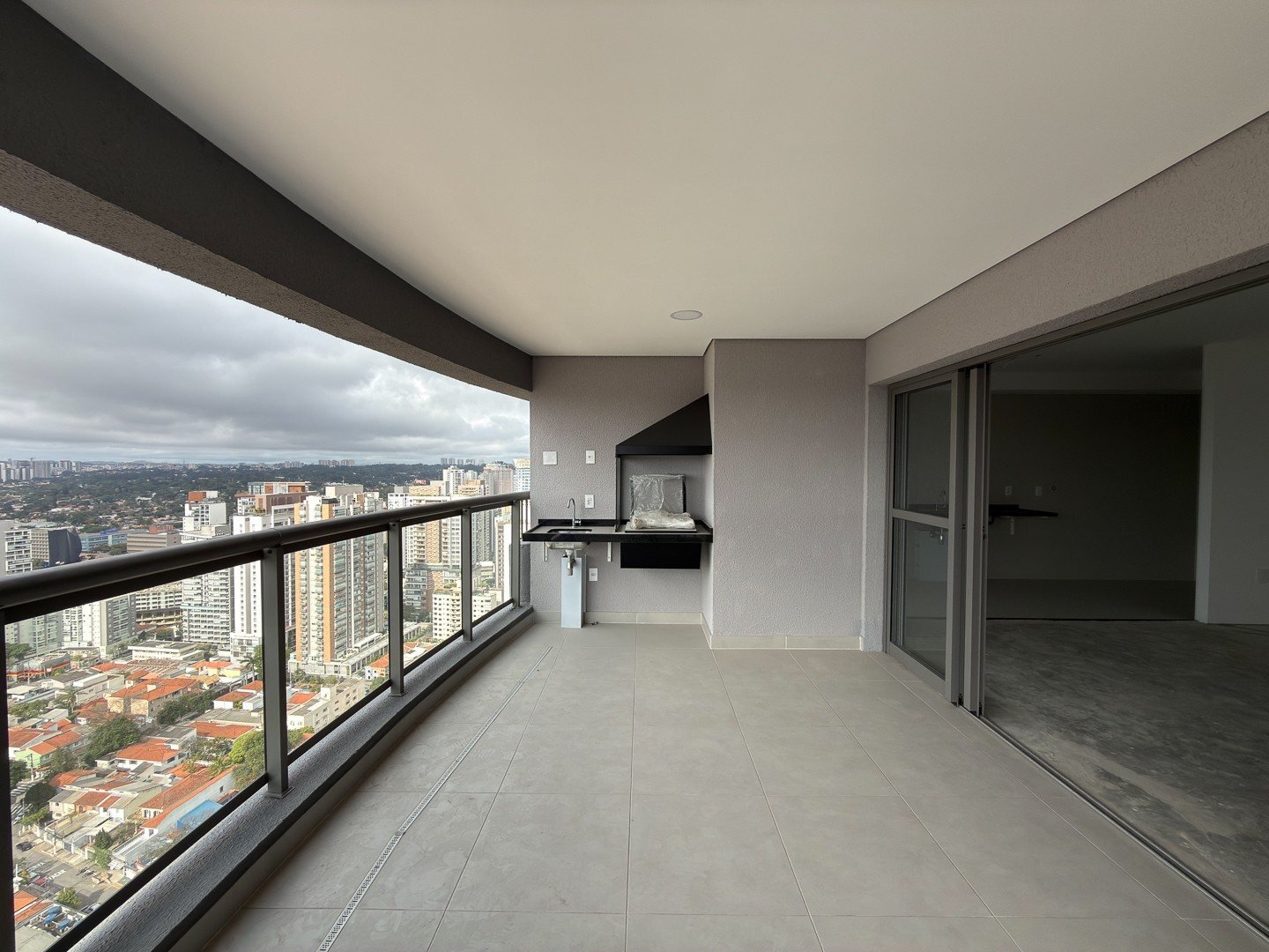 Terraço com churrasqueira